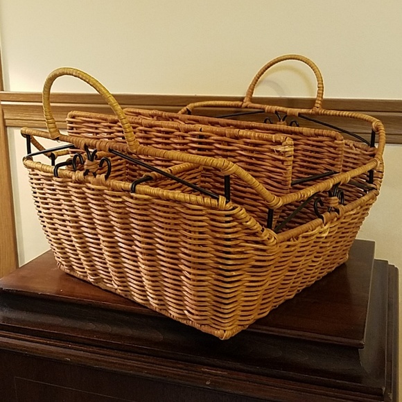 Other - Beautiful basket!